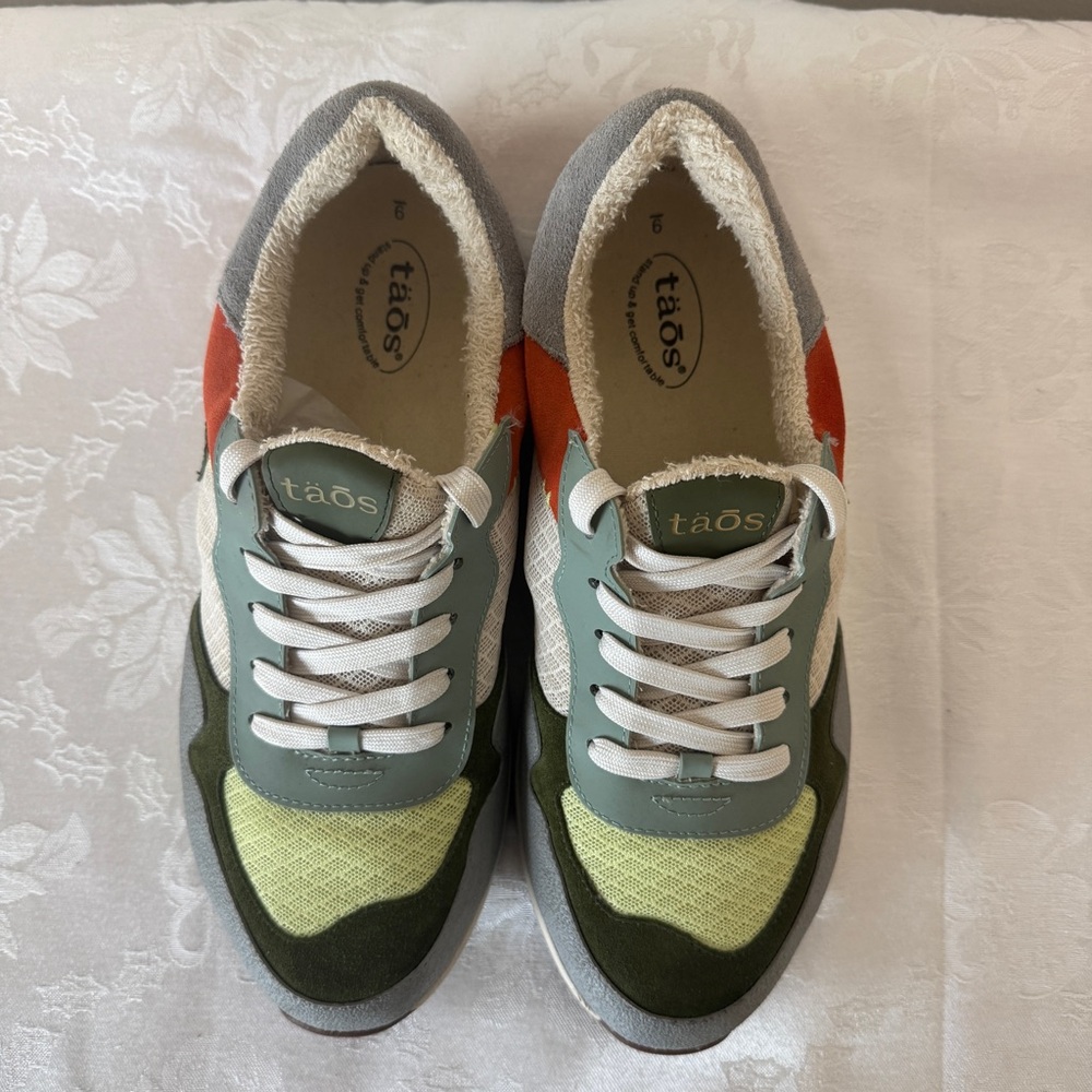 Taos Footwear Multicolor Green, Light Blue & Red Sneakers - Picture 3 of 11